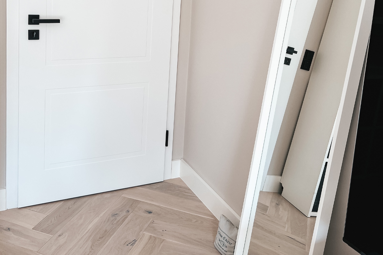Tür Bergamo im Mehrfamilienhaus von Hanna und Giacomo